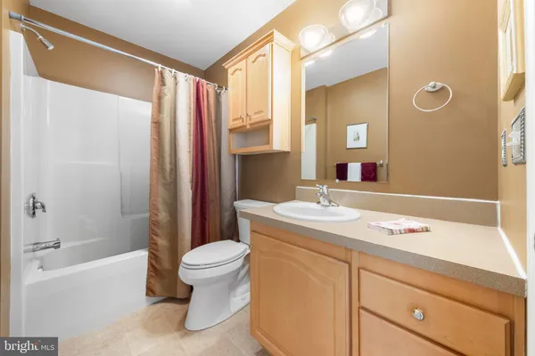 $399,000 | 75 Oak Ridge Lane, Manahawkin, NJ 08050