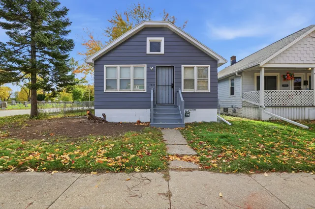 $229,900 | 5807 West Park Hill Avenue, Milwaukee, WI 53213