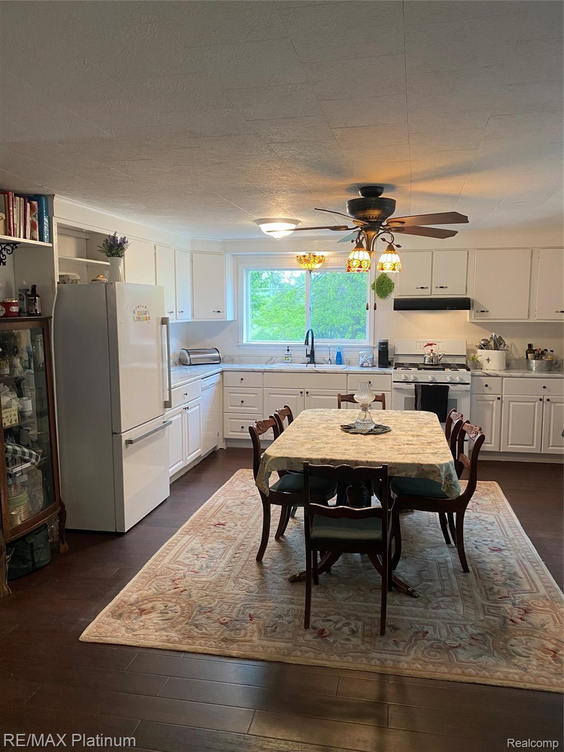 1976 Oak Grove Road Howell, MI 48855 - Photo 3 of 16 LARGE COUNTRY KITCHEN