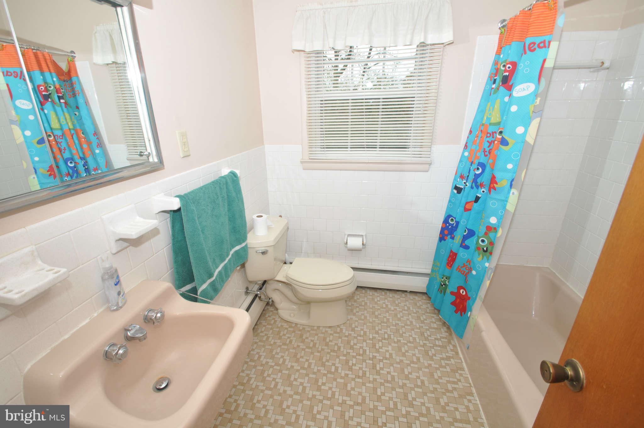 1715 Cedar Park Road Annapolis, MD 21401 - Photo 14 of 19 Bath