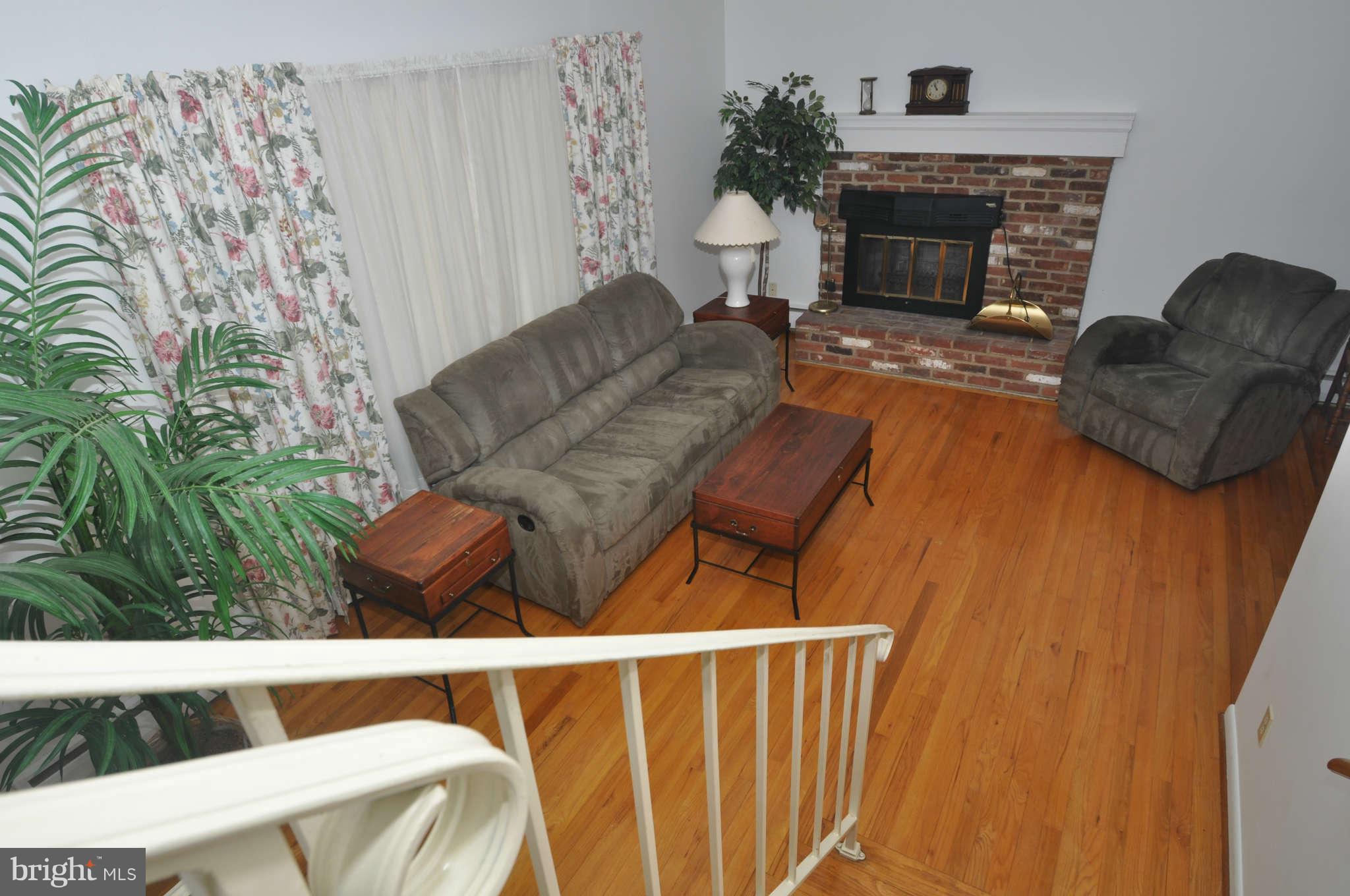 1715 Cedar Park Road Annapolis, MD 21401 - Photo 5 of 19 Living Room