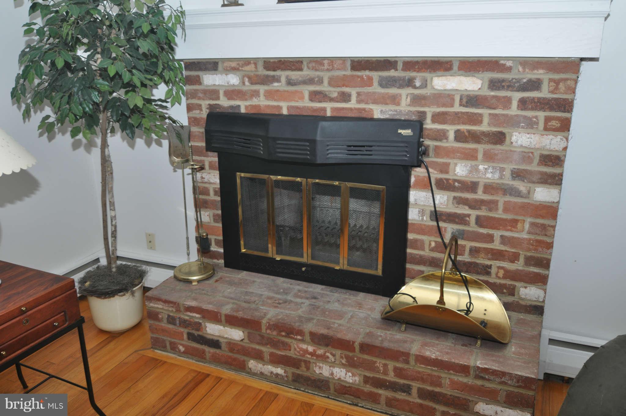 1715 Cedar Park Road Annapolis, MD 21401 - Photo 7 of 19 Living Room
