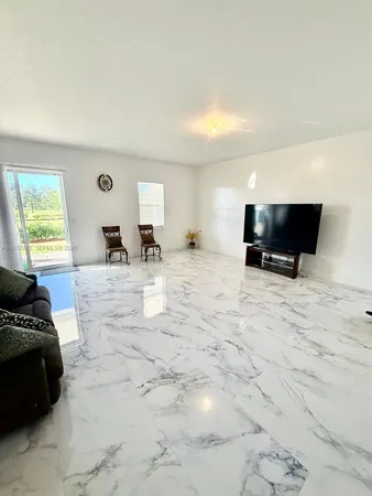 $6,900 | 12220 Southwest 44th Court, Davie, FL 33330