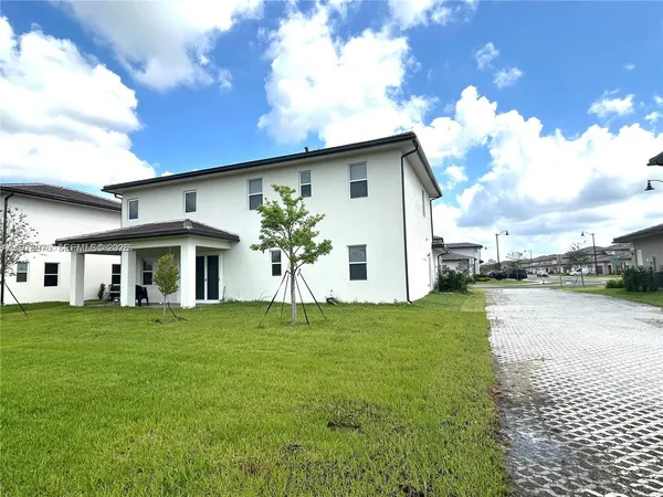 $6,900 | 12220 Southwest 44th Court, Davie, FL 33330