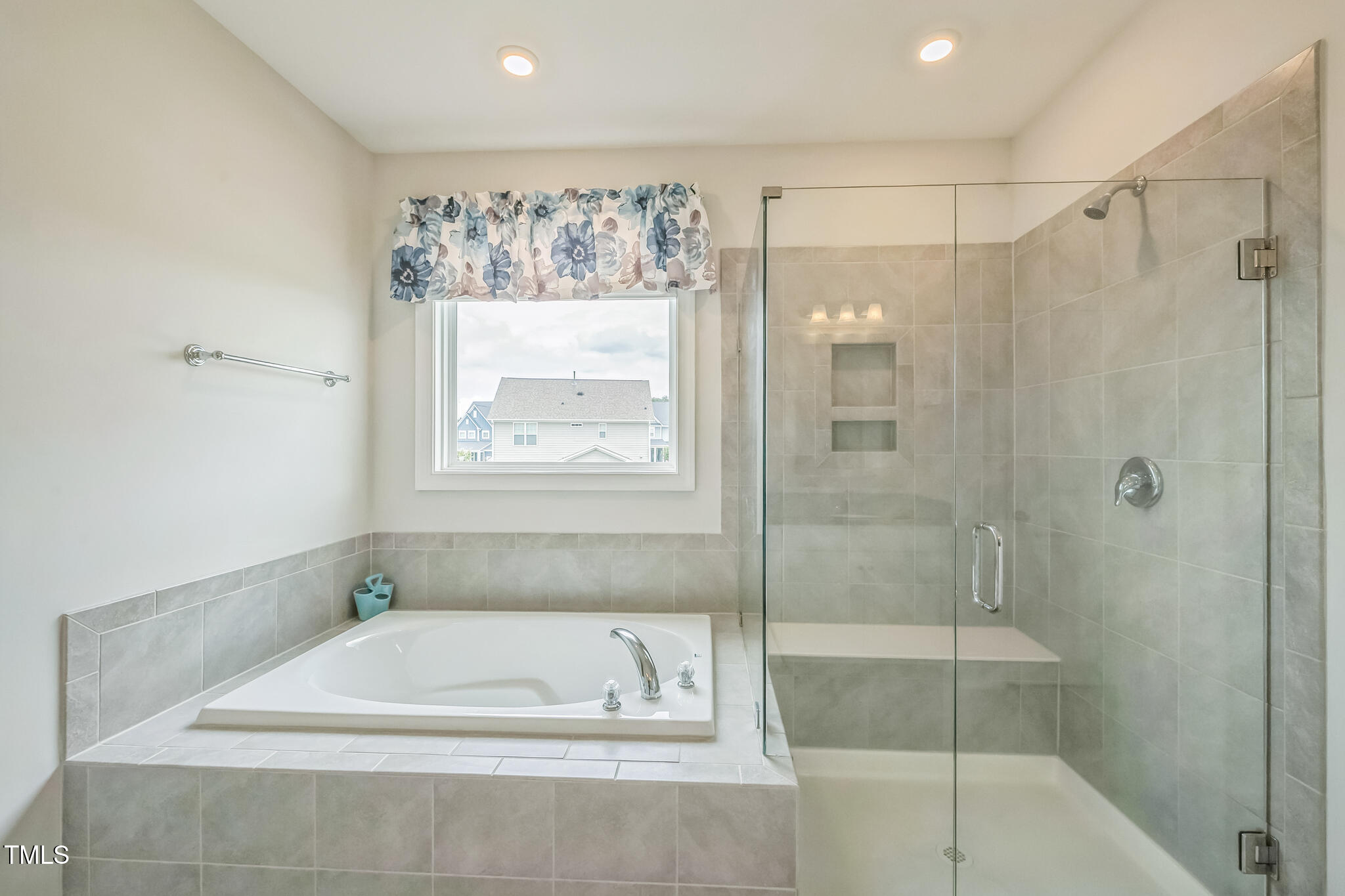 40 Two Creeks Loop Chapel Hill, NC 27517 - Photo 12 of 33 Soaking Tub