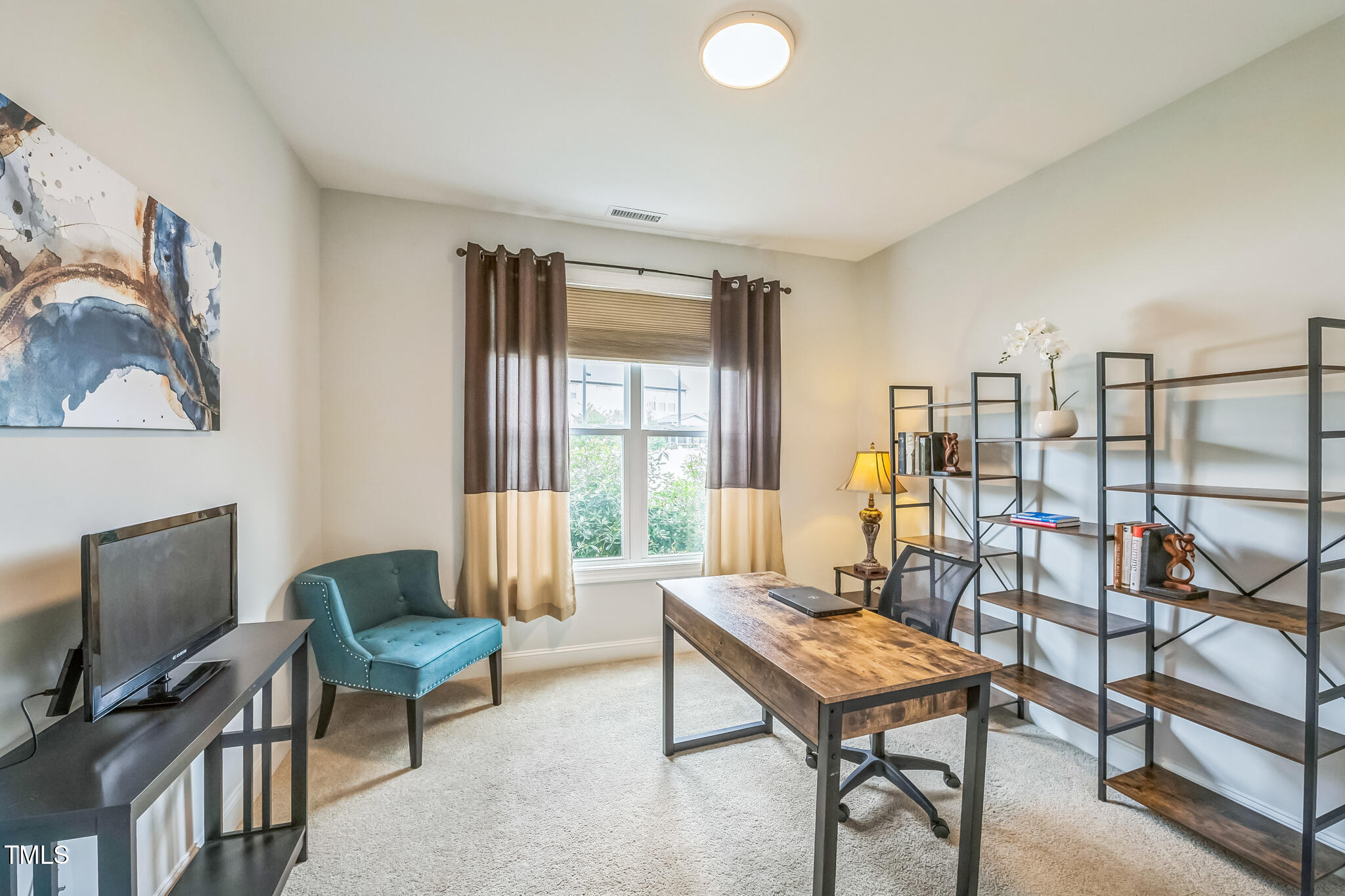 40 Two Creeks Loop Chapel Hill, NC 27517 - Photo 7 of 33 Work from home or main level guest room