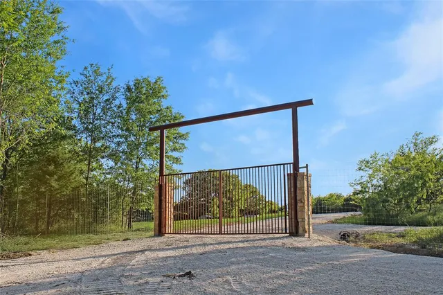 $2,999,999 | 7304 Shady Lane, Scurry, TX 75158