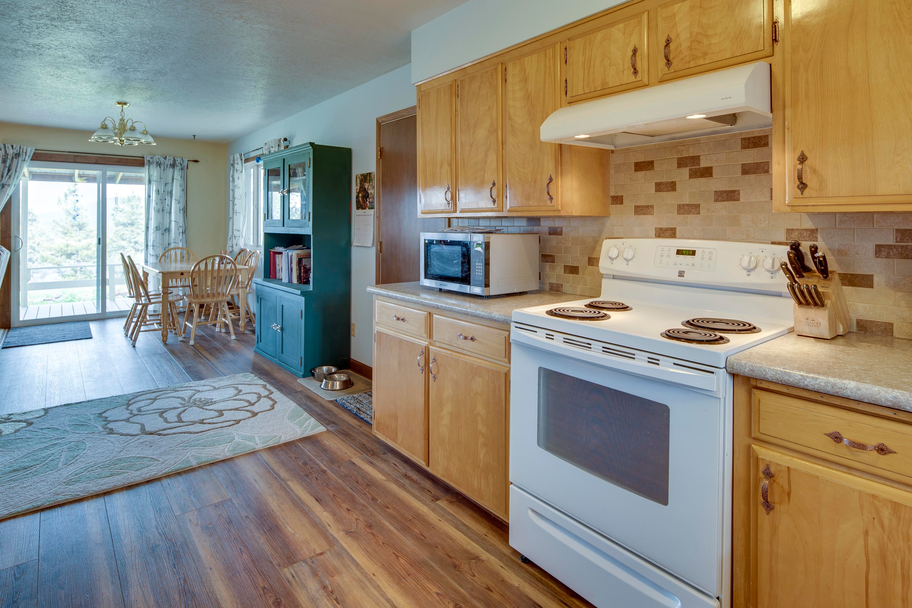3221 Southwest 45th Street Redmond, OR 97756 - Photo 16 of 42 16