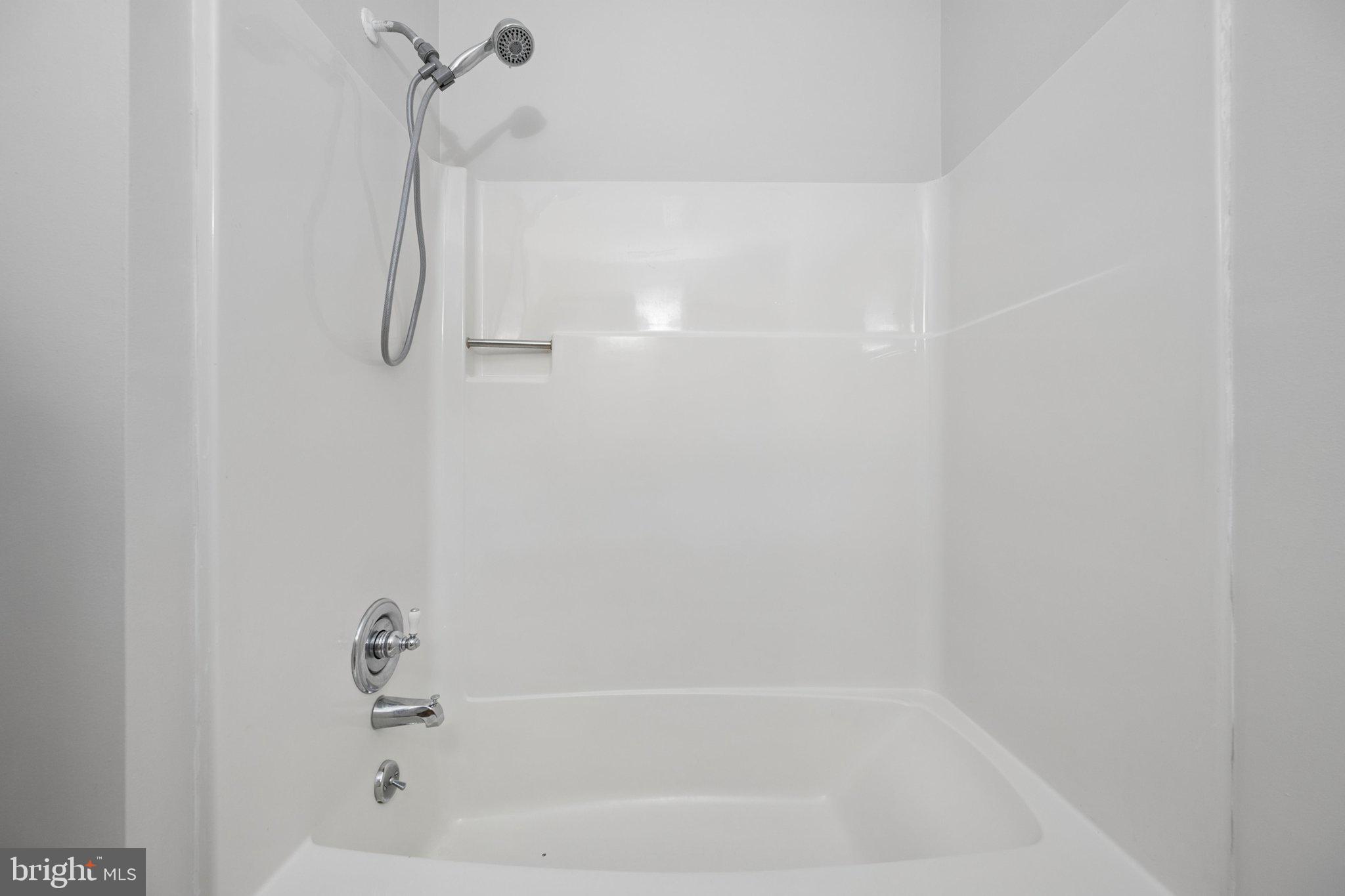 4840 Buffalo Road Mount Airy, MD 21771 - Photo 39 of 112 Bathroom
