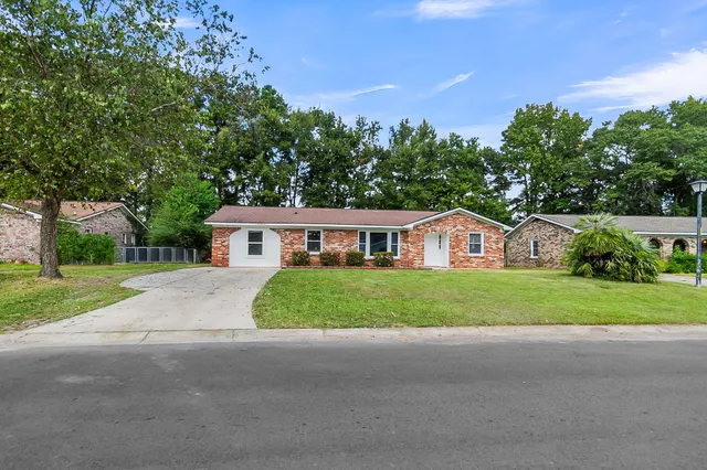 $299,000 | 105 Barrington Boulevard, Goose Creek, SC 29445