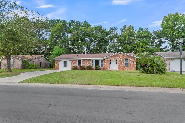 $299,000 | 105 Barrington Boulevard, Goose Creek, SC 29445