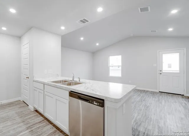 $193,990 | 712 Mariposa Lane, Kenedy, TX 78119