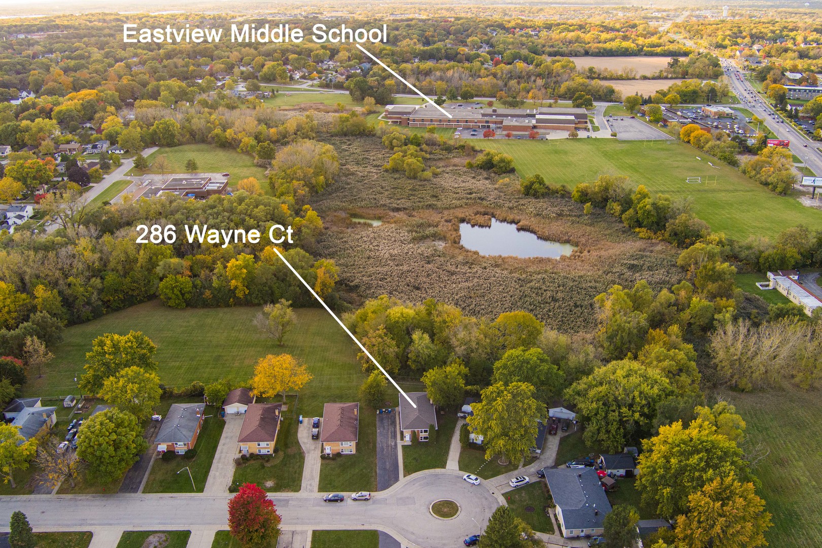 286 Wayne Court, Unit 2 Bartlett, IL 60103 - Photo 5 of 26 a view of a city