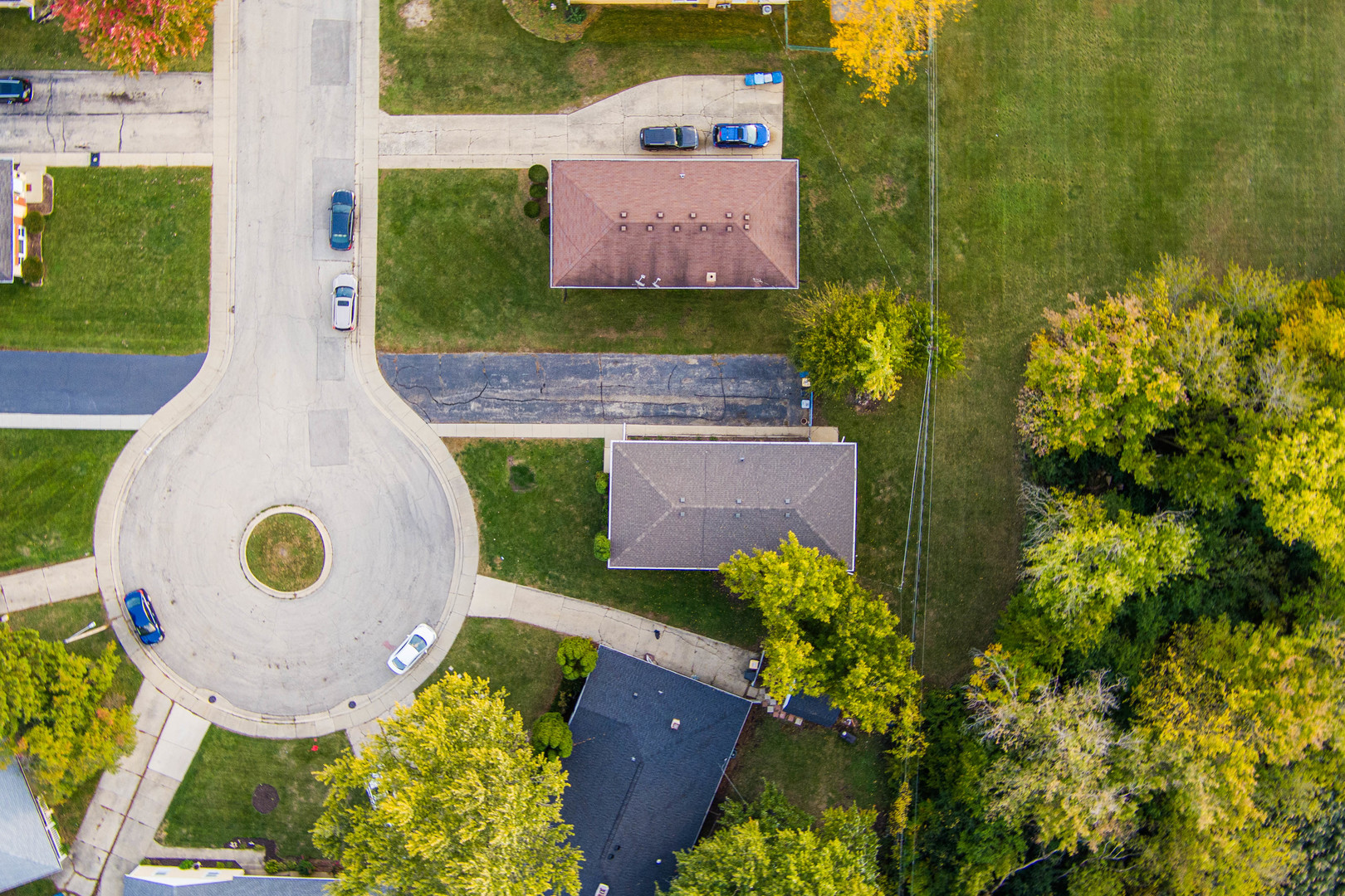286 Wayne Court, Unit 2 Bartlett, IL 60103 - Photo 7 of 26 an aerial view of a house with a swimming pool