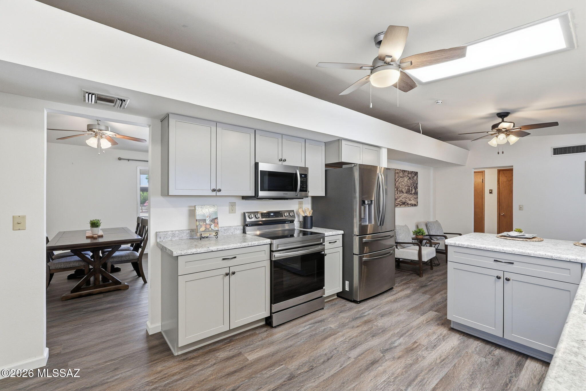 8812 East Mcclellan Street Tucson, AZ 85710 - Photo 3 of 42 Kitchen