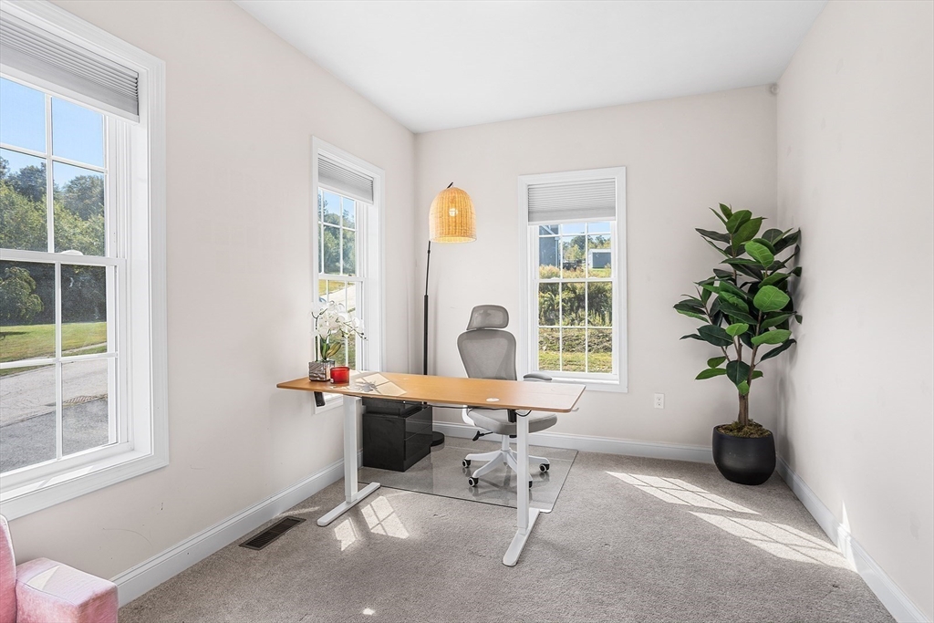 39 Hycrest Road Charlton, MA 01507 - Photo 25 of 40