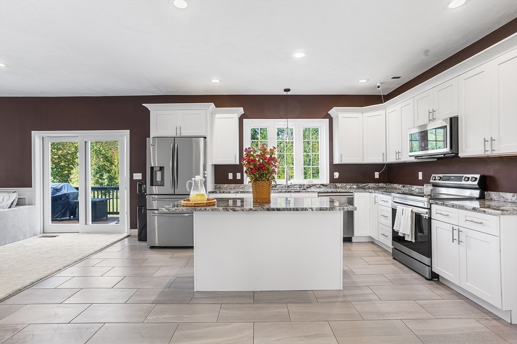 39 Hycrest Road Charlton, MA 01507 - Photo 3 of 40