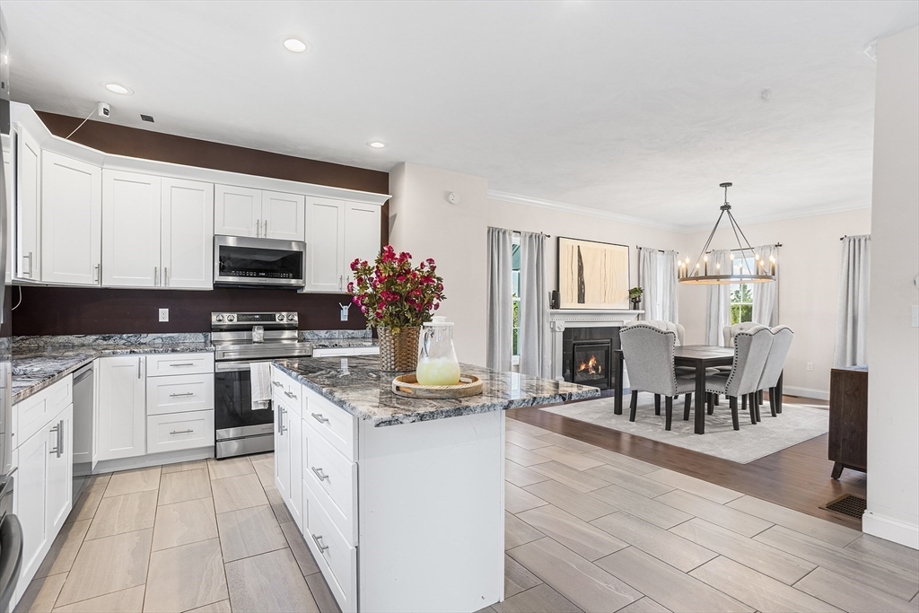 39 Hycrest Road Charlton, MA 01507 - Photo 4 of 40