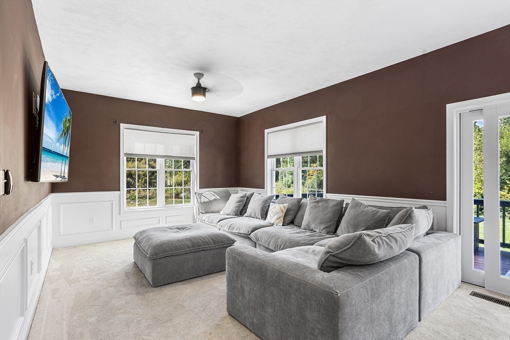 39 Hycrest Road Charlton, MA 01507 - Photo 10 of 40