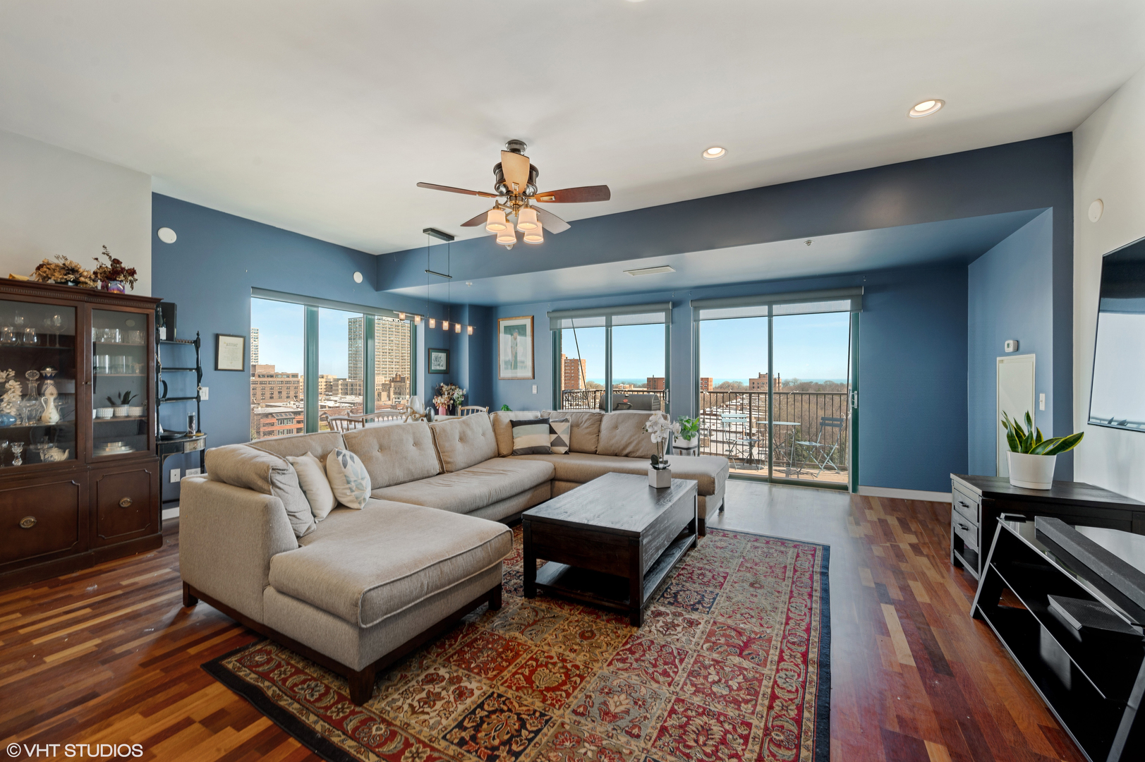 4848 North Sheridan Road, Unit 806 Chicago, IL 60640 - Photo 3 of 15