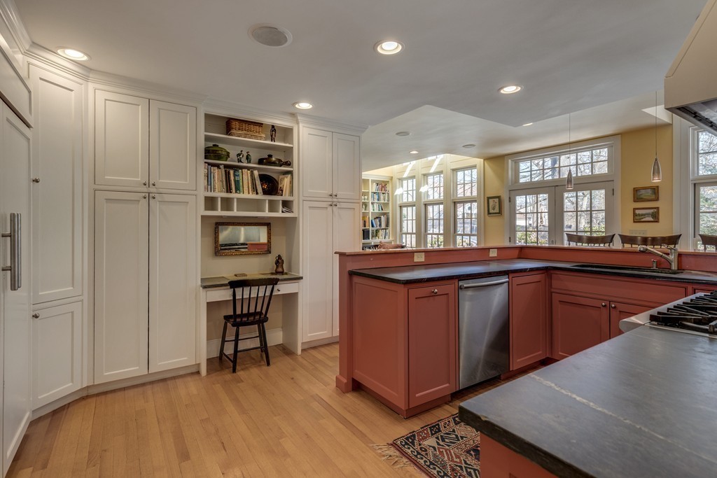 10 Columbine Road Milton, MA 02186 - Photo 17 of 30 Gallery Image 17