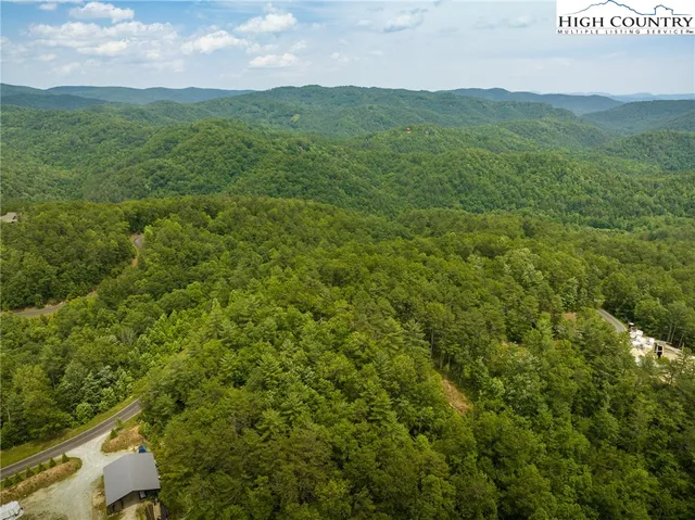 a view of a tennis court