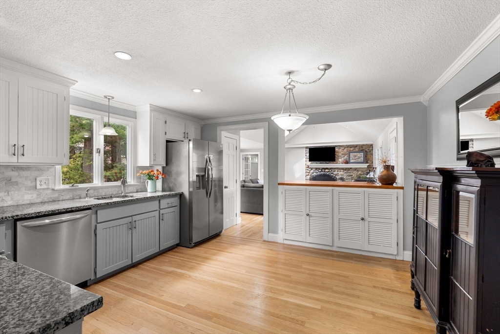 3 Exeter Way Andover, MA 01810 - Photo 11 of 42