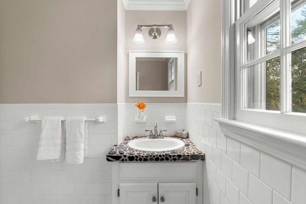 3 Exeter Way Andover, MA 01810 - Photo 17 of 42