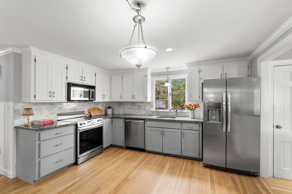 3 Exeter Way Andover, MA 01810 - Photo 10 of 42