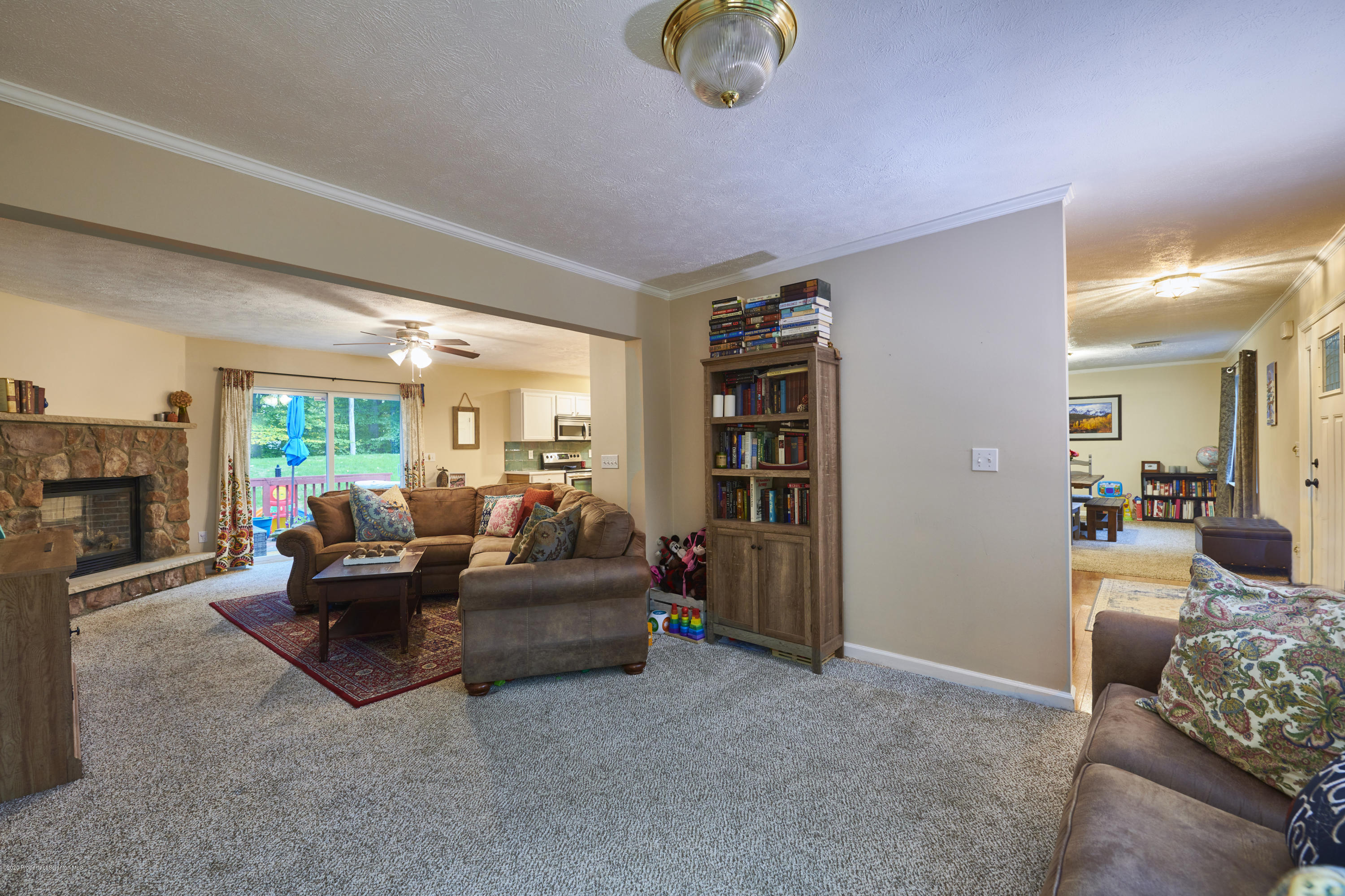 1683 Cotswald Road Tobyhanna, PA 18466 - Photo 9 of 37 Gallery Image 9