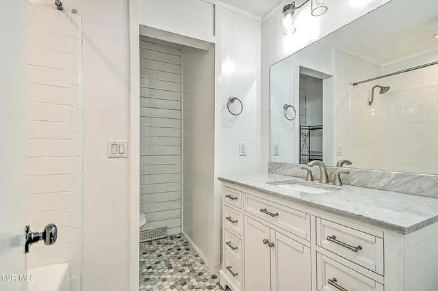 $445,000 | 28 Kingsbridge Street, Bristol, TN 37620