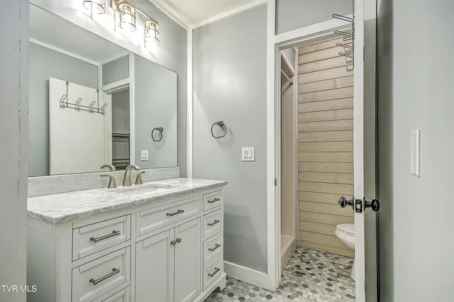 $445,000 | 28 Kingsbridge Street, Bristol, TN 37620