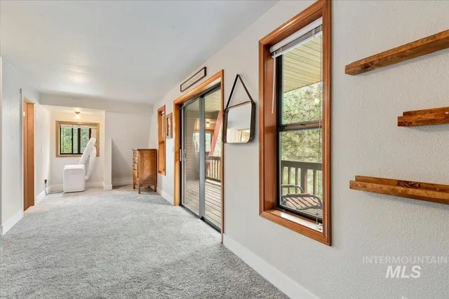 $699,900 | 76 West Castle Creek Road, Garden Valley, ID 83622