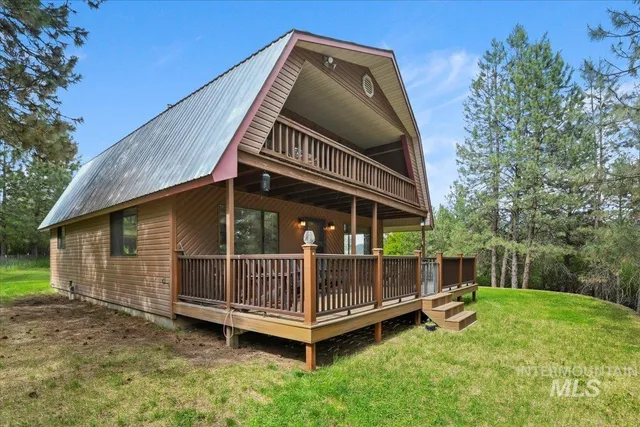 $699,900 | 76 West Castle Creek Road, Garden Valley, ID 83622