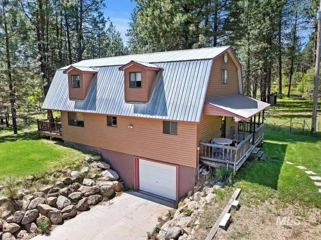 $699,900 | 76 West Castle Creek Road, Garden Valley, ID 83622