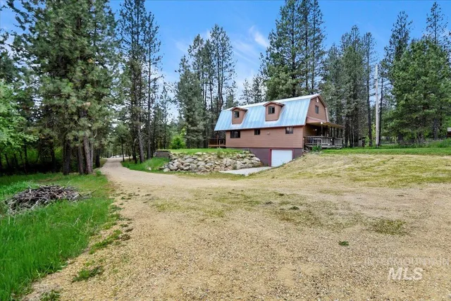 $699,900 | 76 West Castle Creek Road, Garden Valley, ID 83622