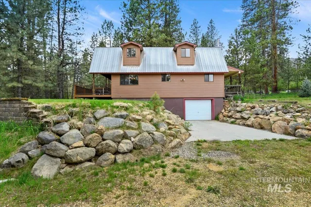 $699,900 | 76 West Castle Creek Road, Garden Valley, ID 83622