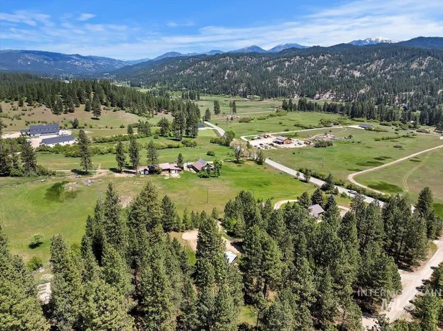 $699,900 | 76 West Castle Creek Road, Garden Valley, ID 83622