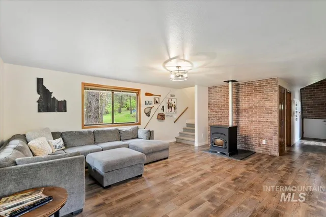 $699,900 | 76 West Castle Creek Road, Garden Valley, ID 83622