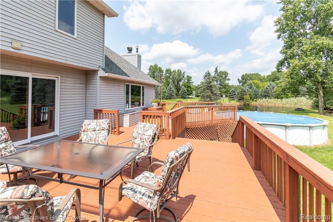 1071 South Allen Road St. Clair, MI 48079 - Photo 5 of 36 Deck 5.jpg