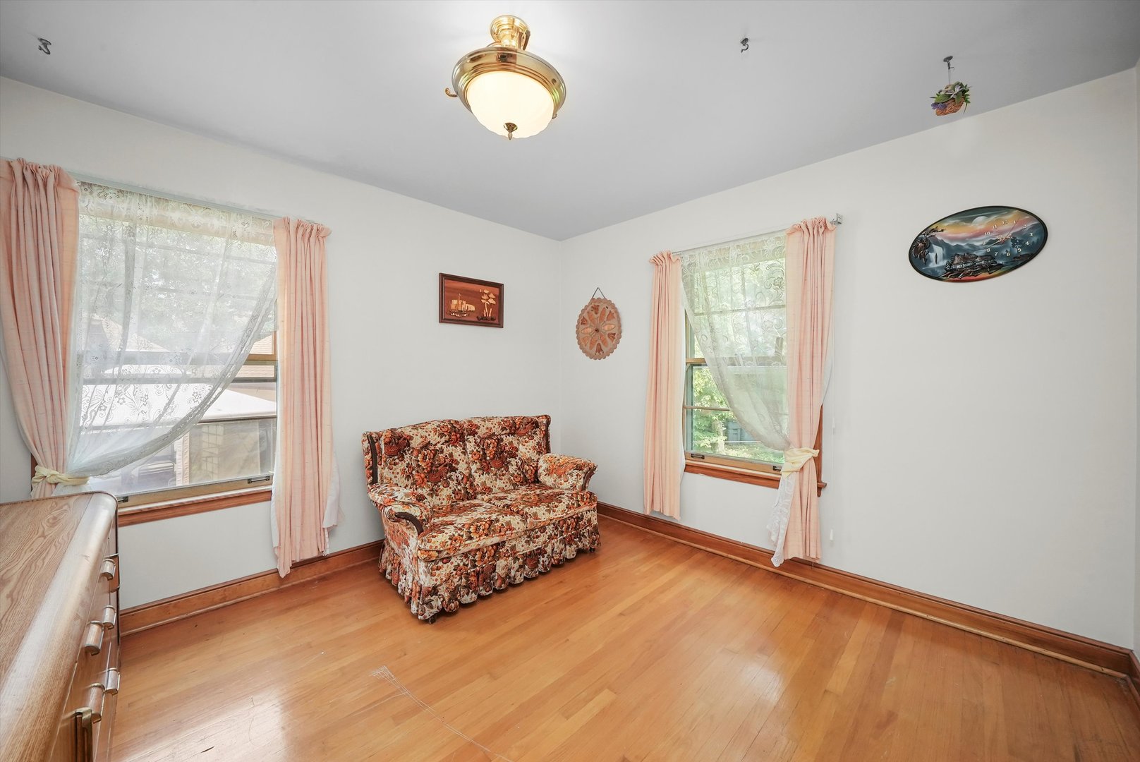 560 Selborne Road Riverside, IL 60546 - Photo 16 of 32 a living room with furniture and a large window