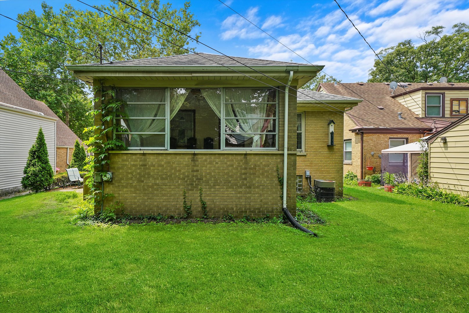 560 Selborne Road Riverside, IL 60546 - Photo 29 of 32 a view of a small house with yard