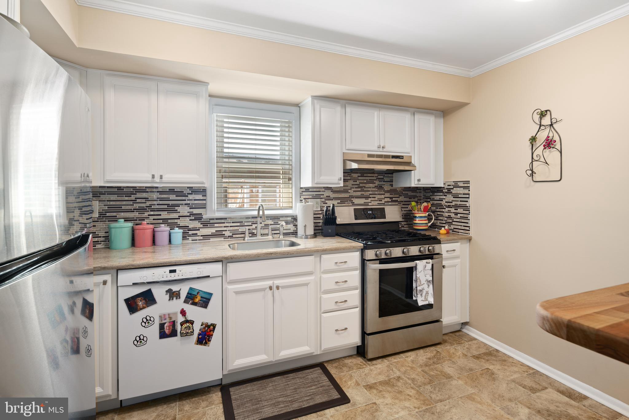 3319 South Keswick Road Philadelphia, PA 19114 - Photo 11 of 28 Gallery Image 11