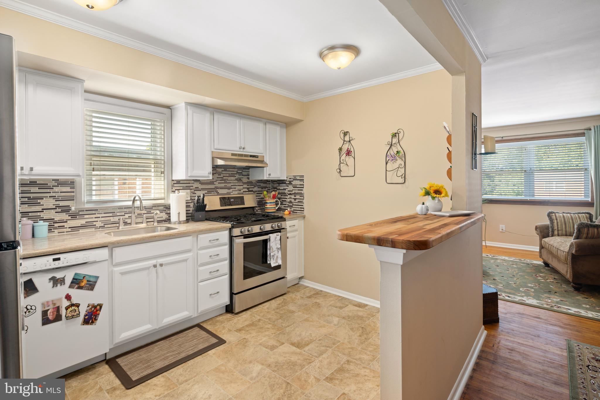 3319 South Keswick Road Philadelphia, PA 19114 - Photo 10 of 28 Gallery Image 10