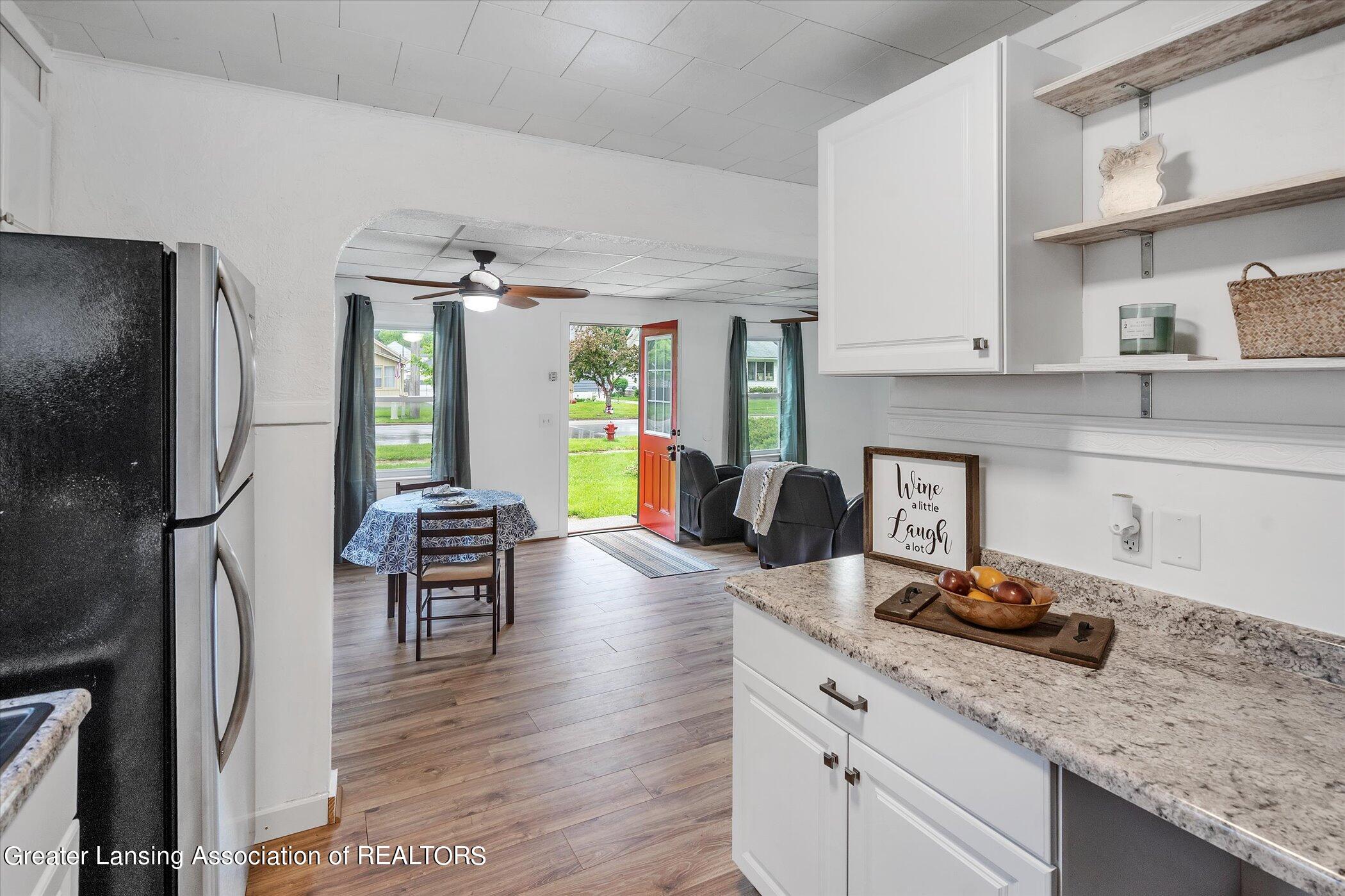 625 East Cavanaugh Road Lansing, MI 48910 - Photo 14 of 28 14-625-E-Cavanaugh-Rd-WindowStill-Real-E