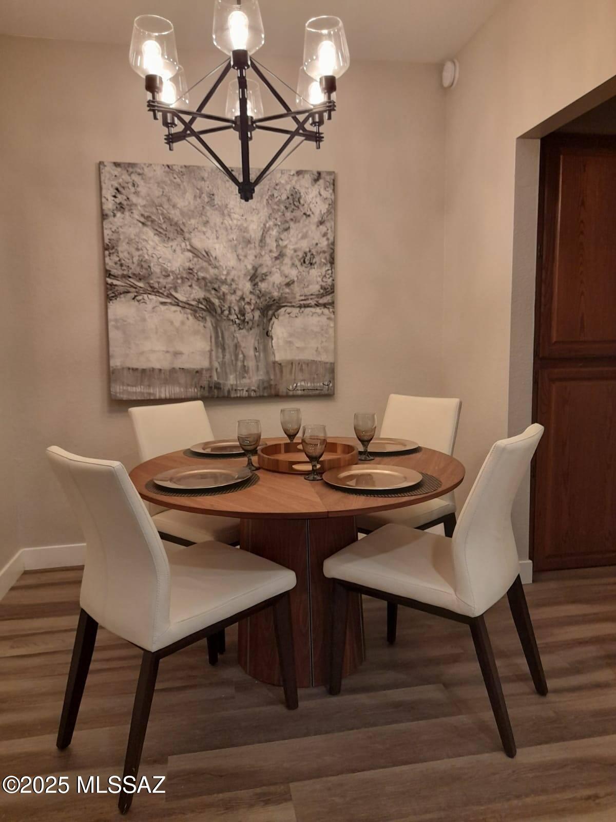 5500 North Valley View Road, Unit 210 Tucson, AZ 85718 - Photo 2 of 9 dining area