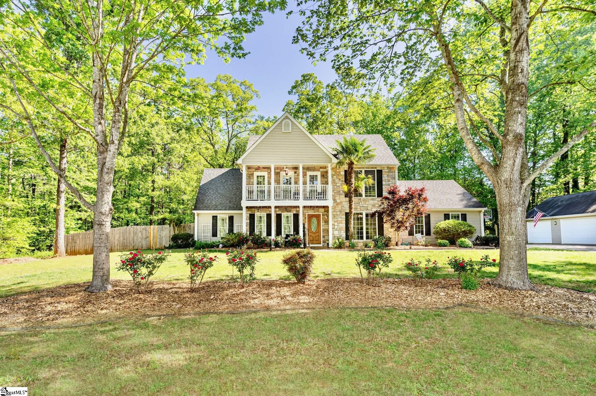 This is a breath taking view of the entire front yard and it's beautiful landscaping. You will enjoyed many days of fresh country air with peace and quiet in the settle community.
