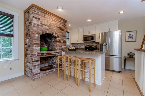 23 Harris Street, Unit 2 Marblehead, MA 01945 - Photo 10 of 20 Gallery Image 10