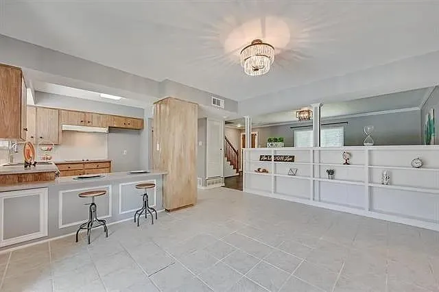 $405,000 | 1401 Apache Street, Arlington, TX 76012