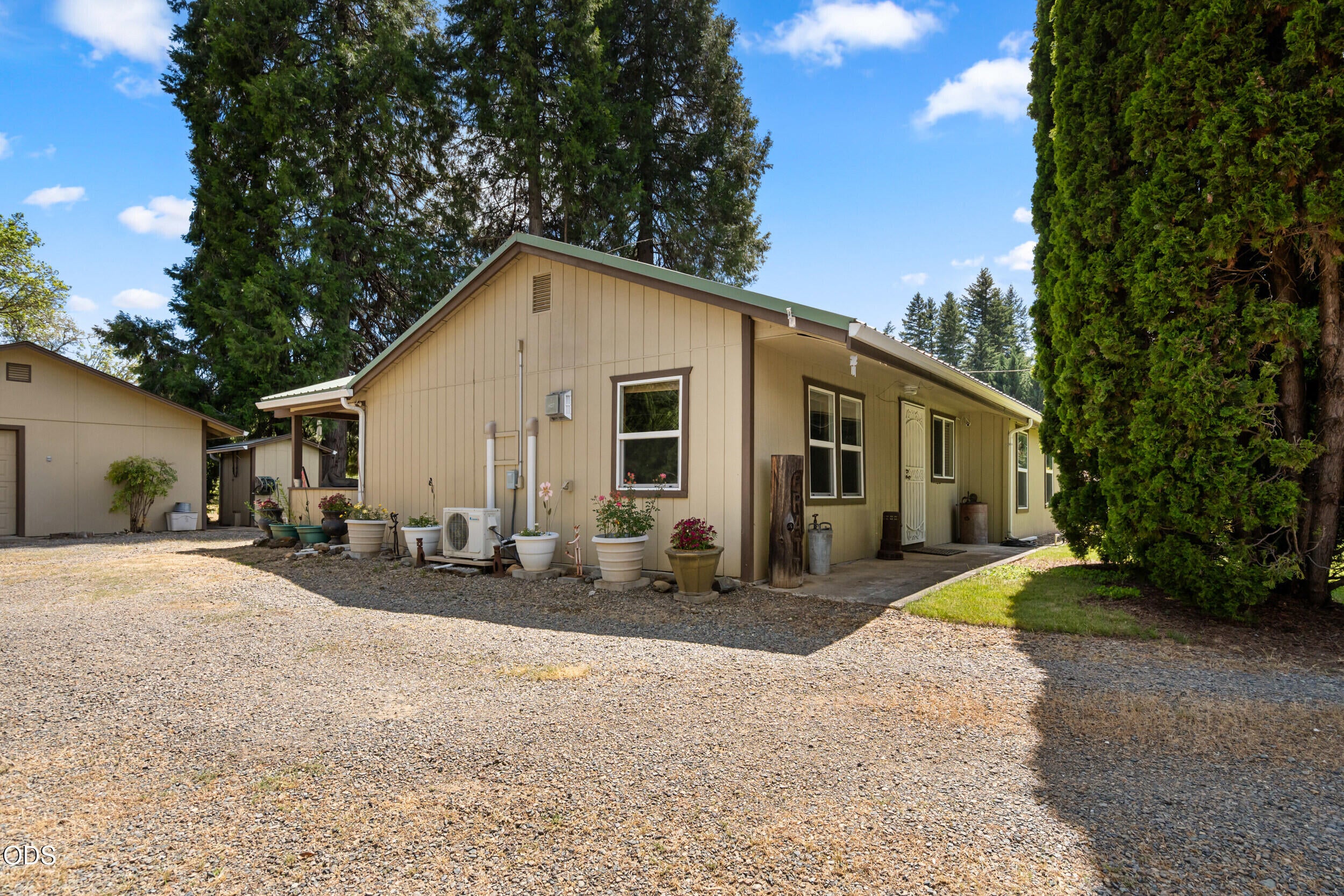 4551 Holland Loop Road Cave Junction, OR 97523 - Photo 19 of 43 Gallery Image 19